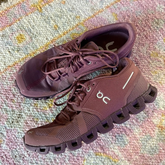 On Cloud 5 women sz 6 Fig Purple Women’s Running Shoes - Picture 2 of 10